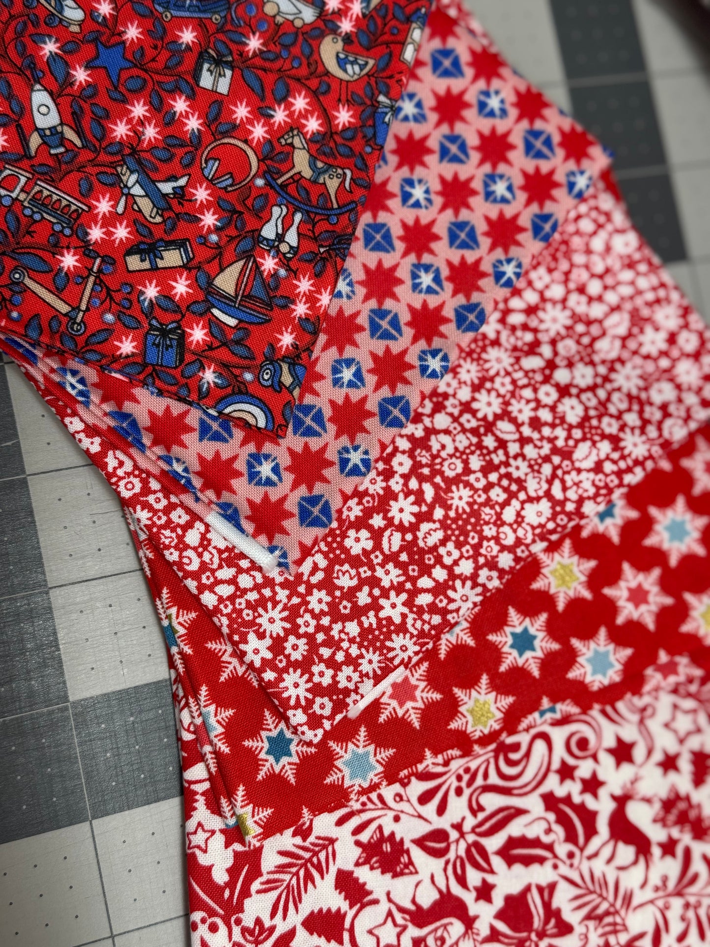 Liberty 5 Fat Quarter Bundle - Red Christmas