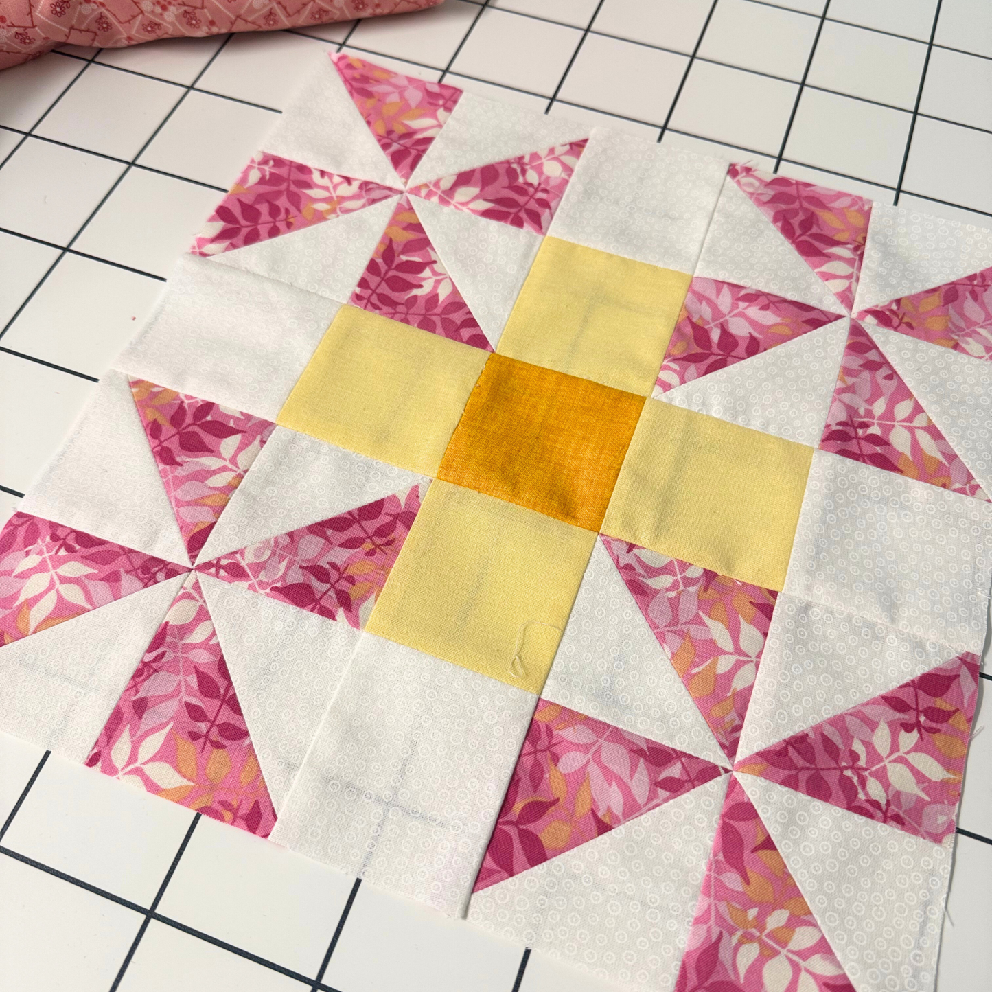 Daisy Spin Block Pattern - 12" Block Size -Digital Pattern