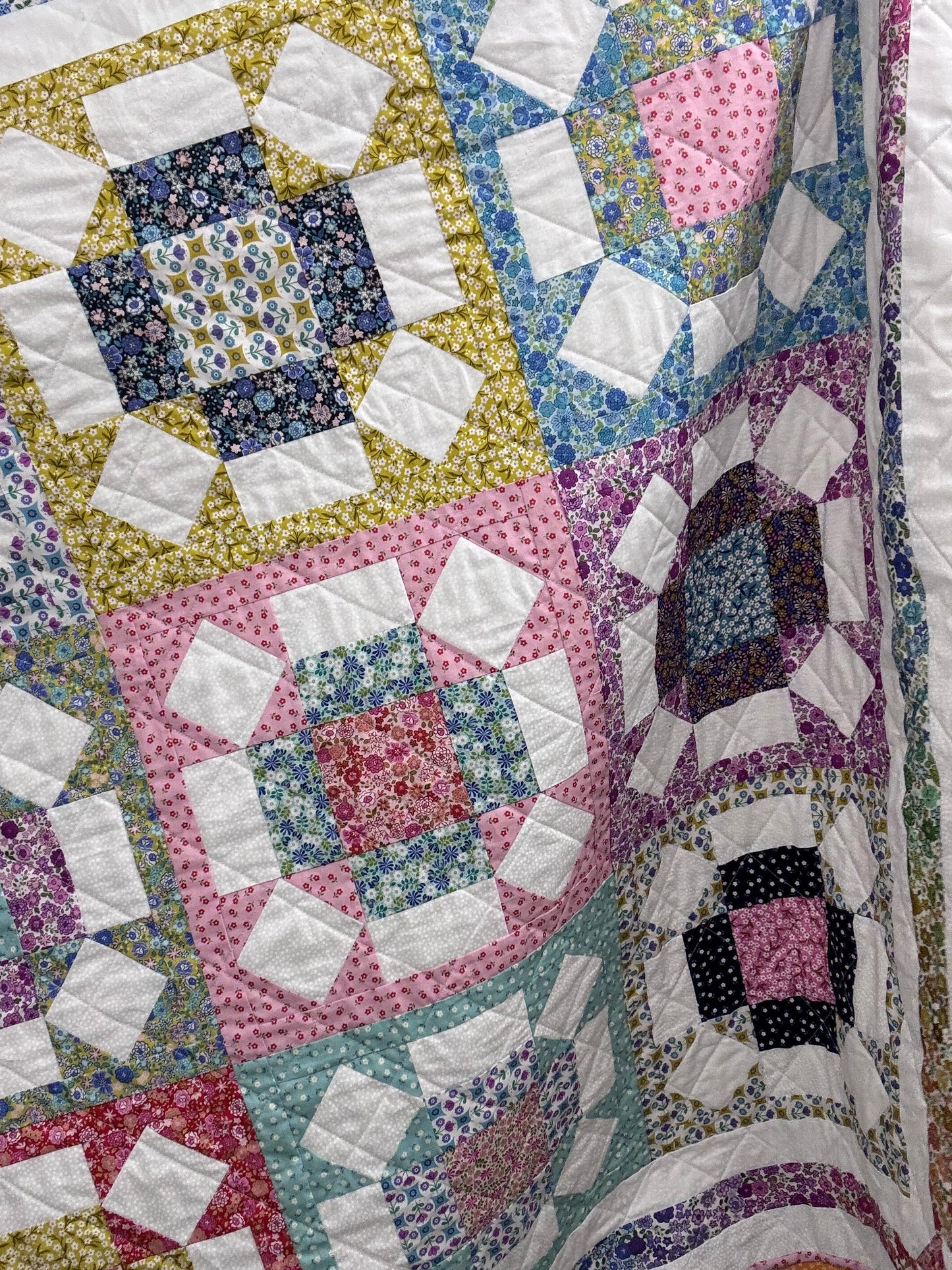 In May's Garden quilt pattern for beginners